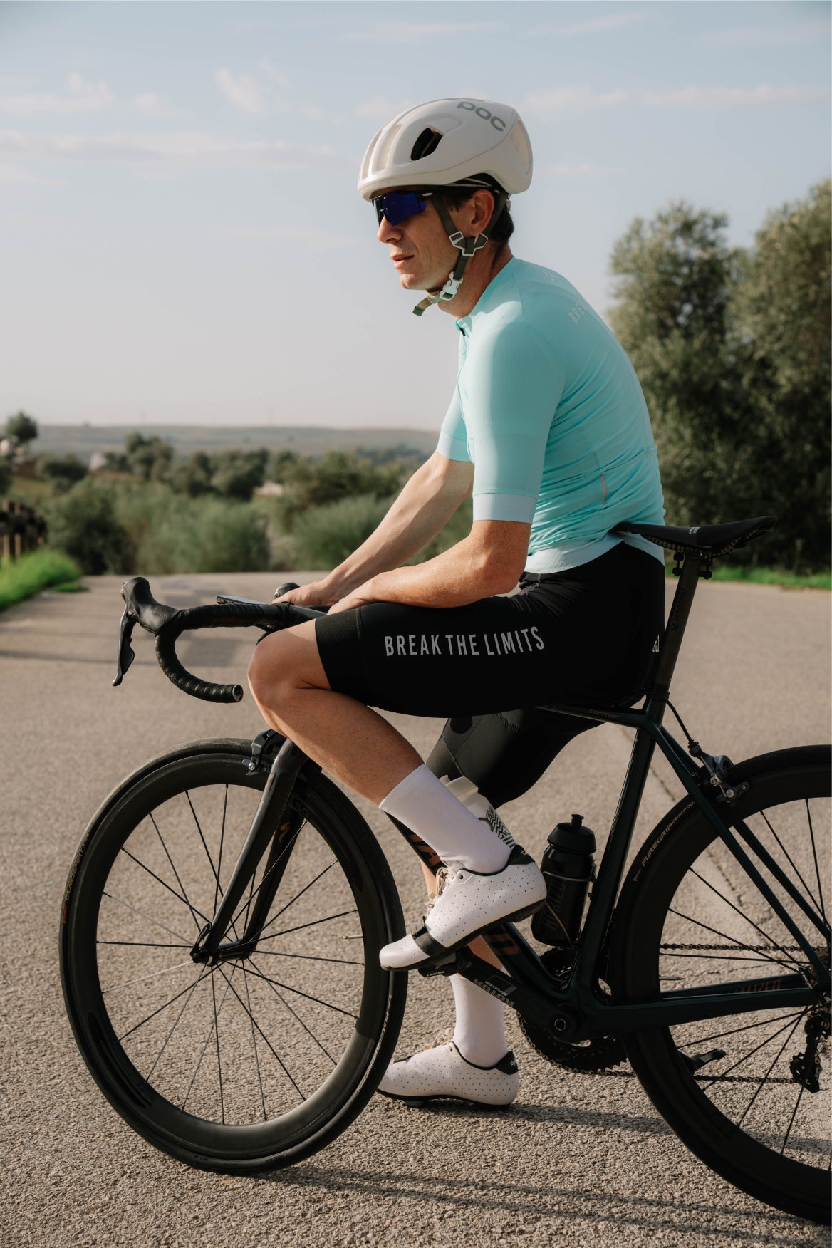 AERO-TECH BLACK BIB SHORTS